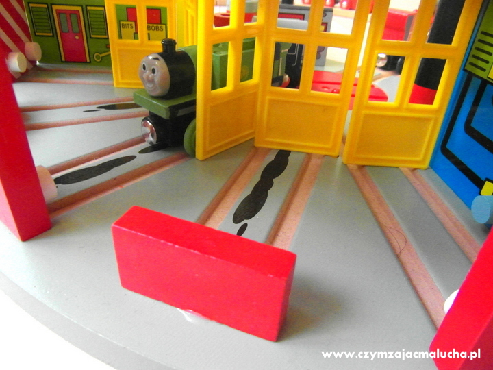drewniany pociąg tomek
